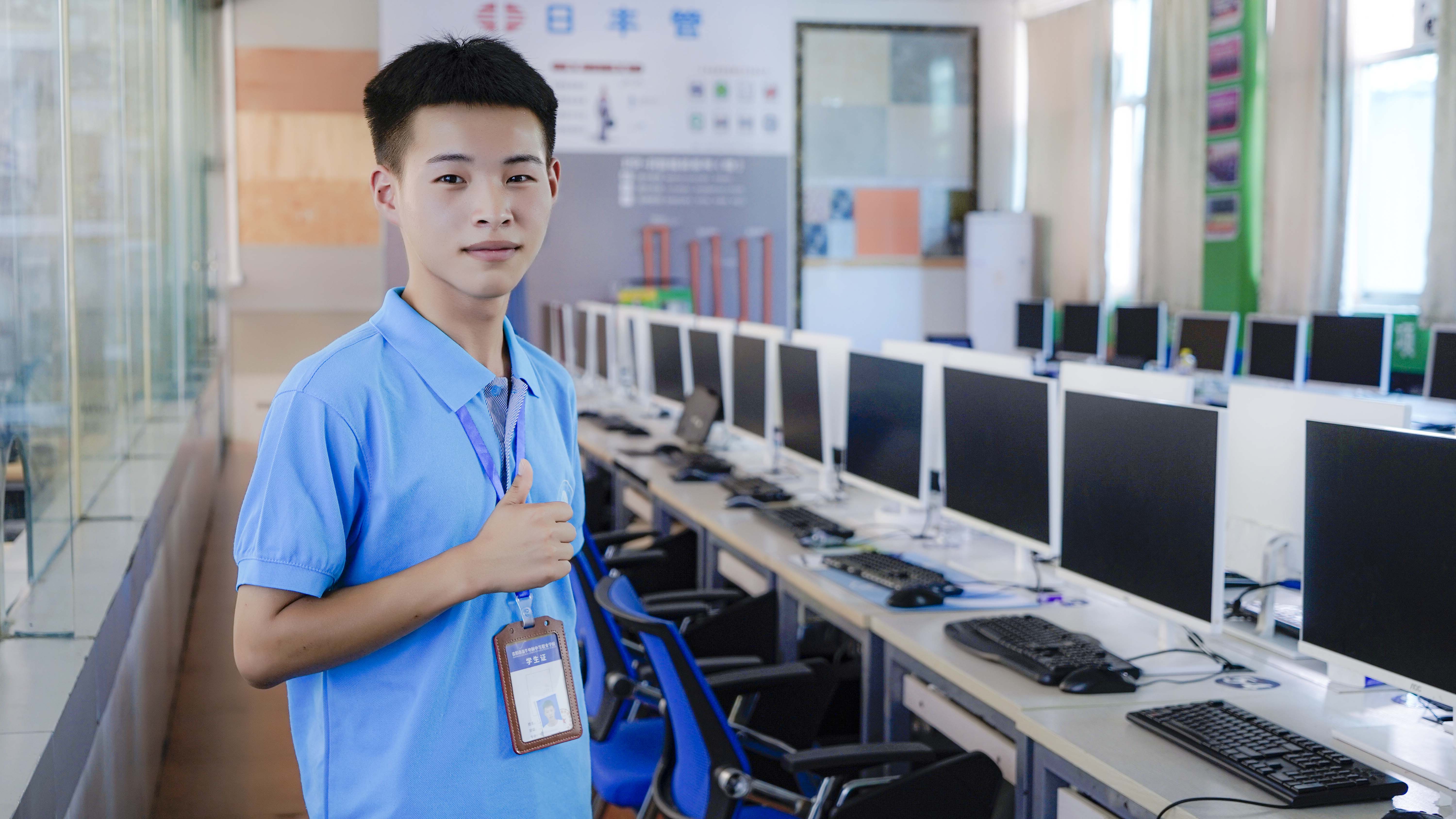 2譚文鑫、17歲建筑裝飾技術